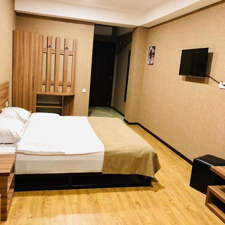 Lords Hotel ティビリシ エクステリア 写真
