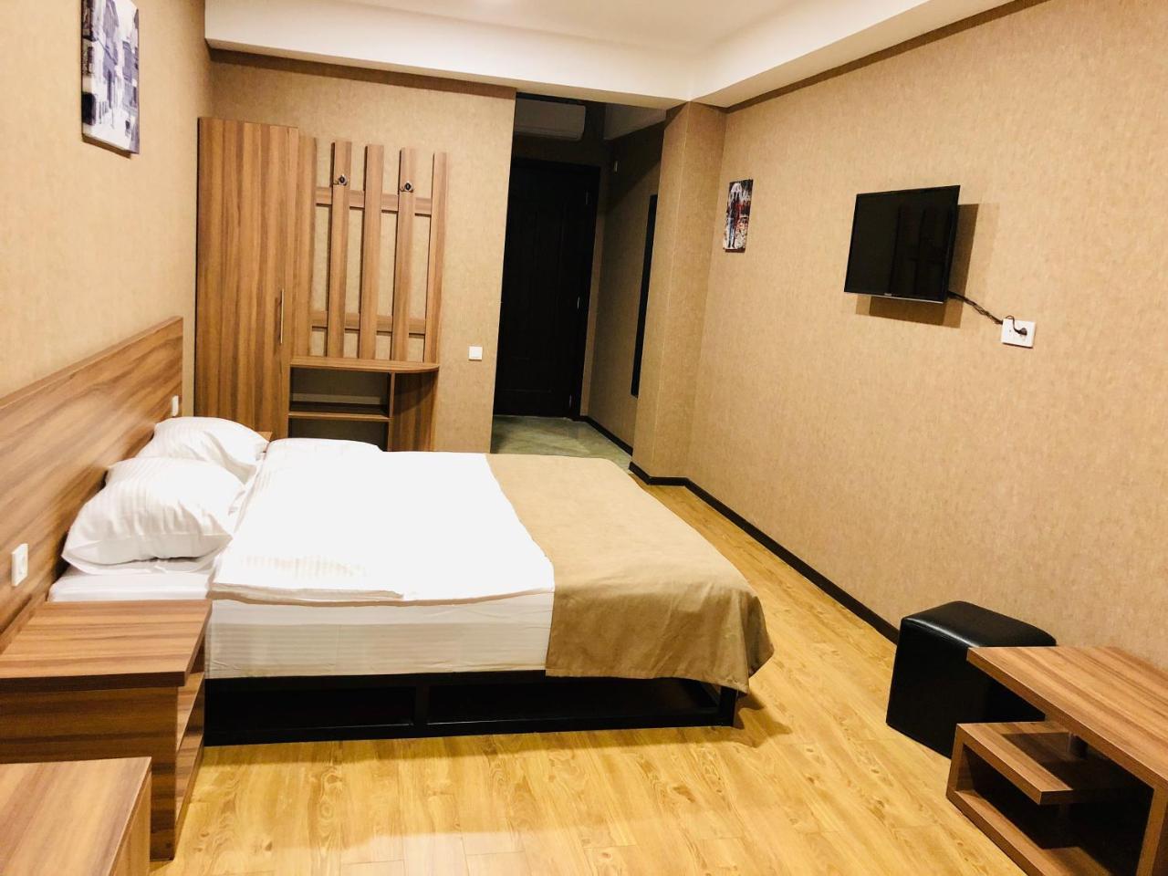 Lords Hotel ティビリシ エクステリア 写真