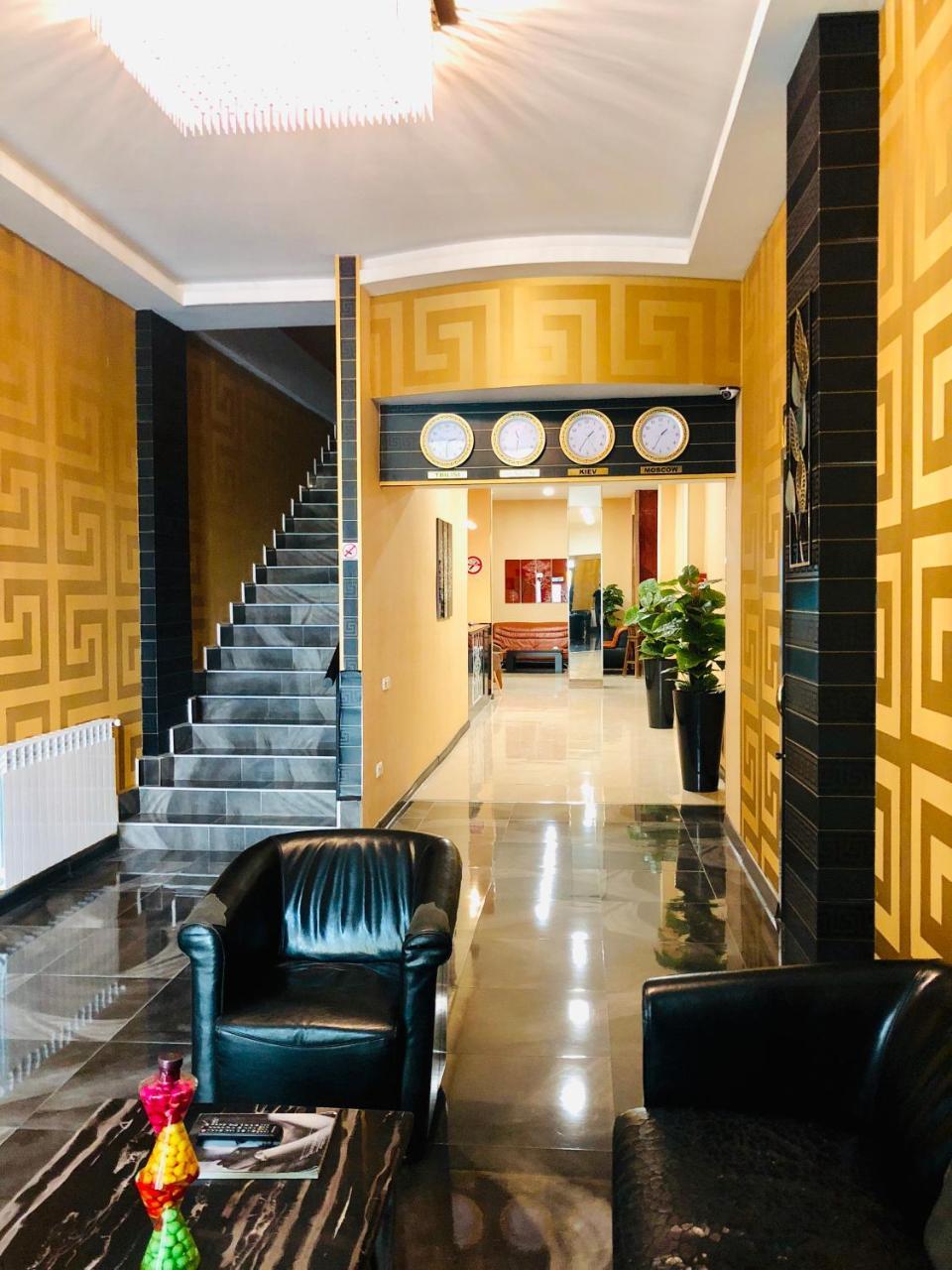 Lords Hotel ティビリシ エクステリア 写真